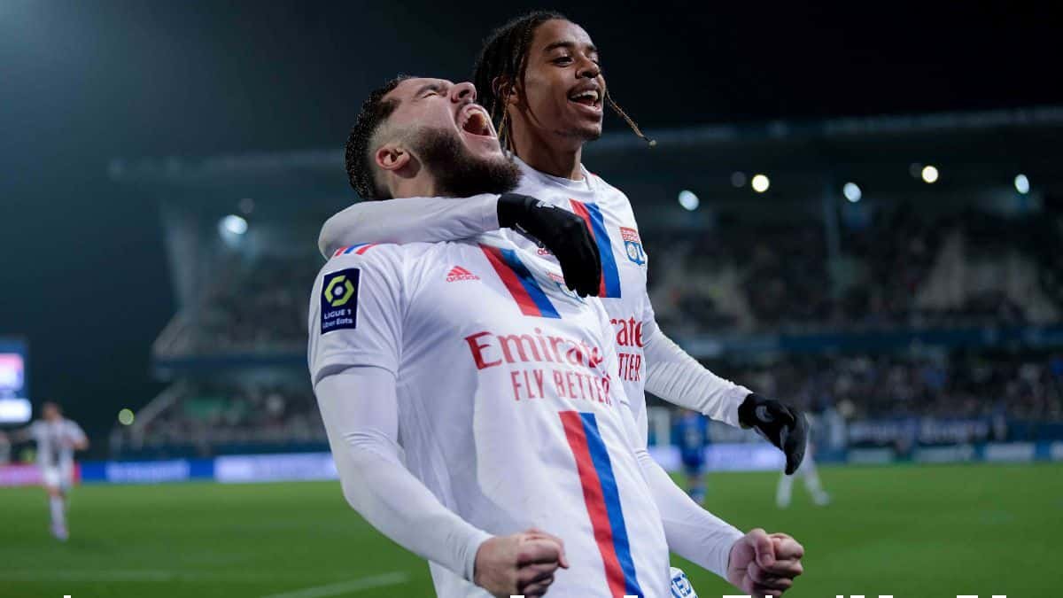 Lyon renverse Monaco et relance la course à l'Europe !