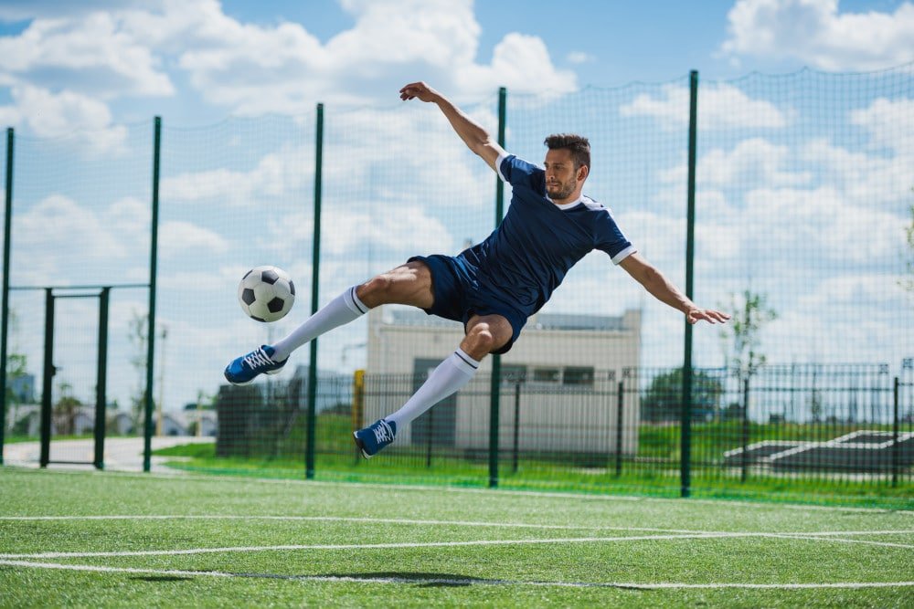 Les femmes dans le football : Histoire, défis et perspectives.